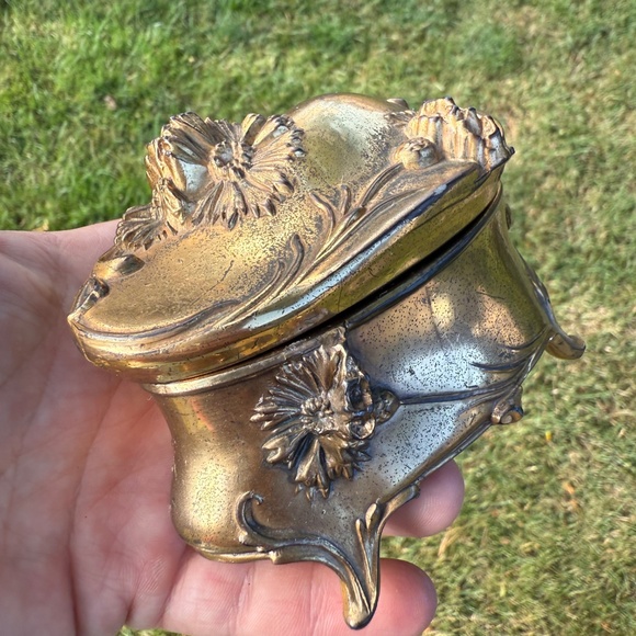 Antique Victorian Art Nouveau Gold Metal Jewelry Trinket Casket Box Floral. - Picture 6 of 13